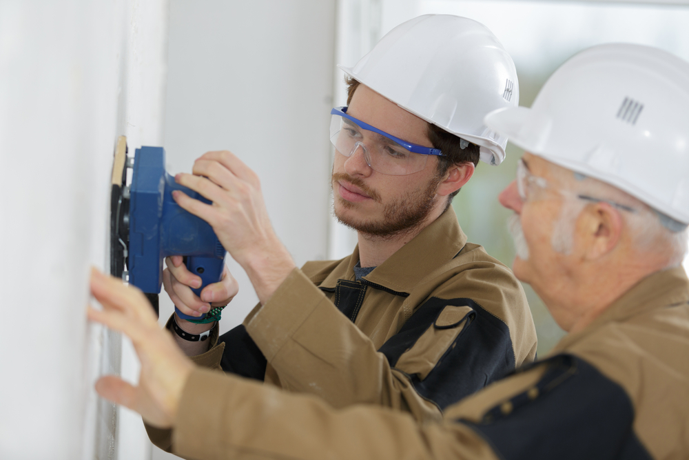 Apprentice learning to use tool on the job